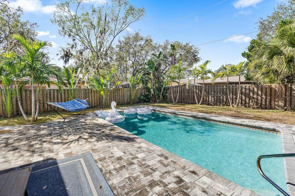 사라소타 Florida Getaway With Backyard Pool Oasis 빌라 외부 사진
